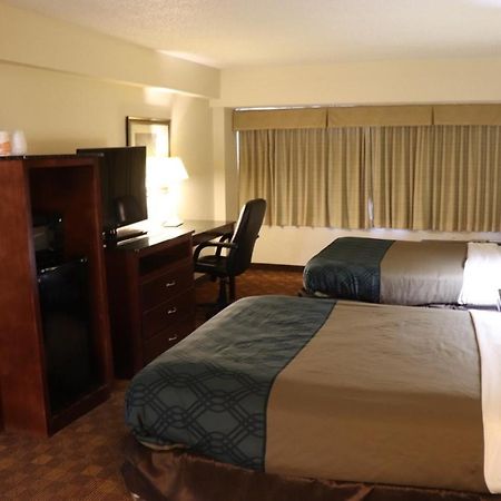 Rodeway Inn Sandston Esterno foto
