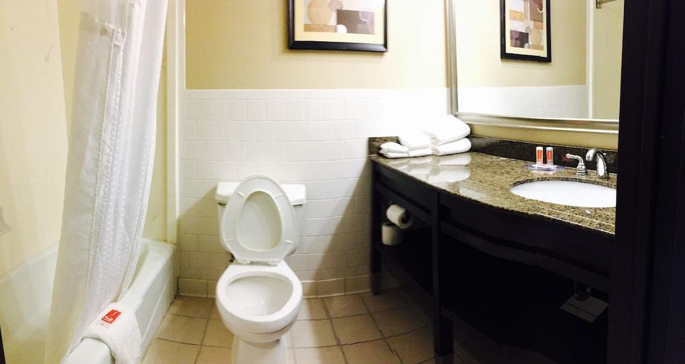 Rodeway Inn Sandston Esterno foto