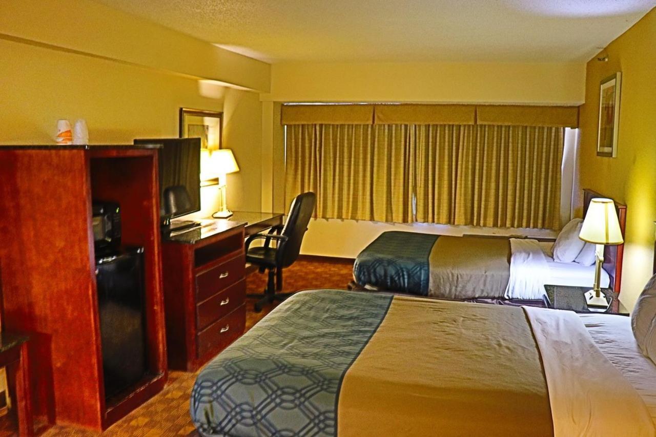 Rodeway Inn Sandston Esterno foto