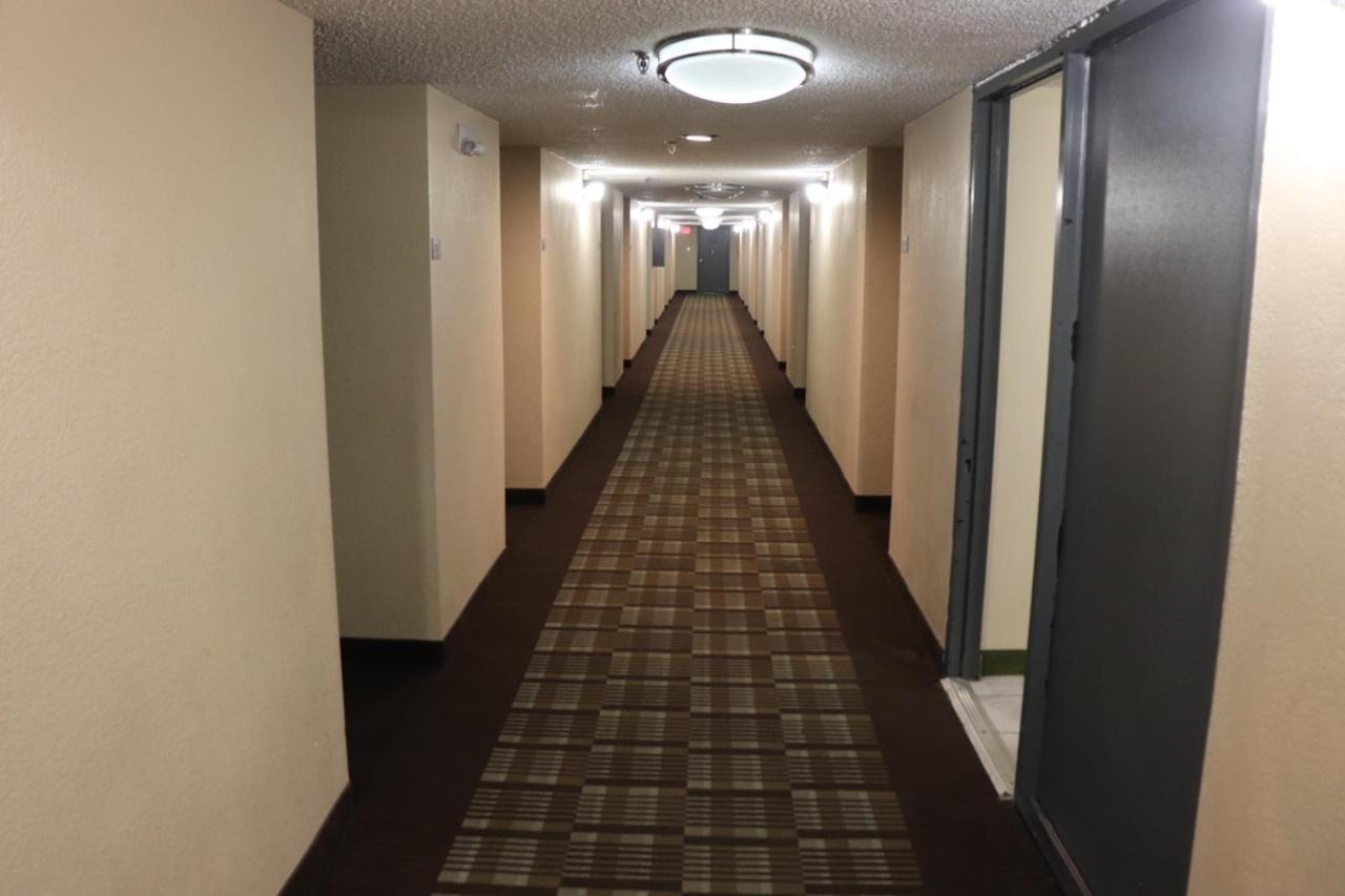 Rodeway Inn Sandston Esterno foto