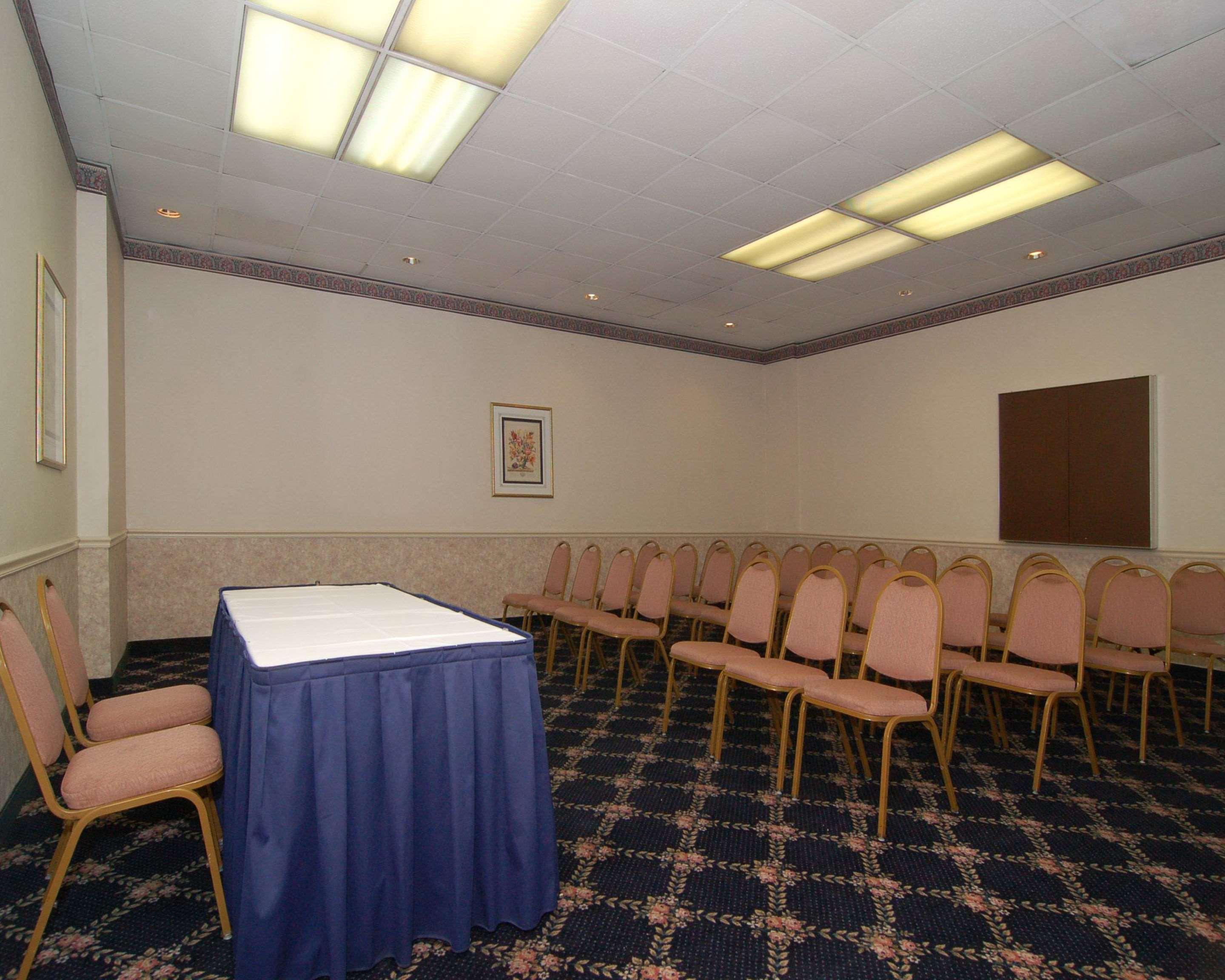 Rodeway Inn Sandston Esterno foto
