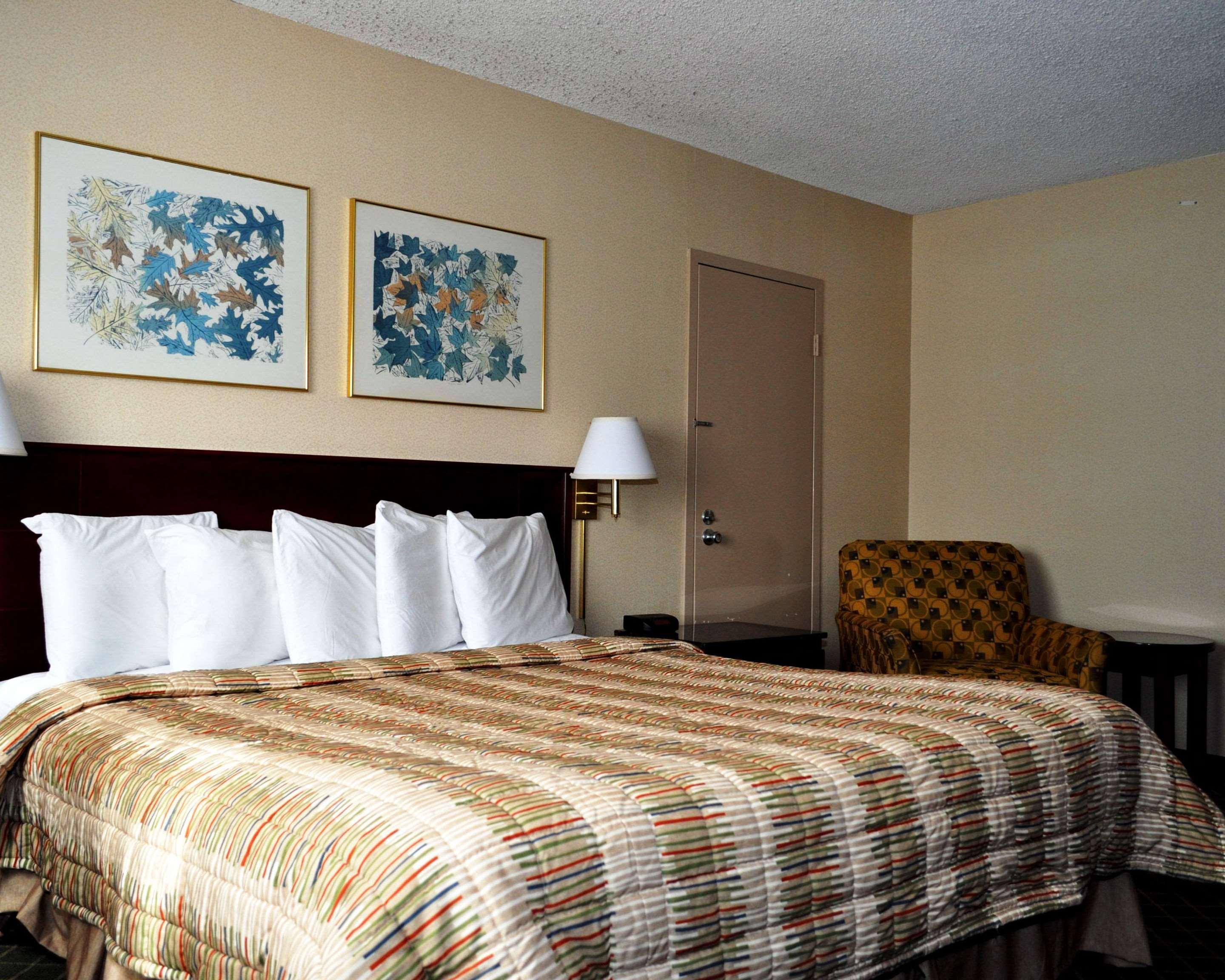 Rodeway Inn Sandston Esterno foto