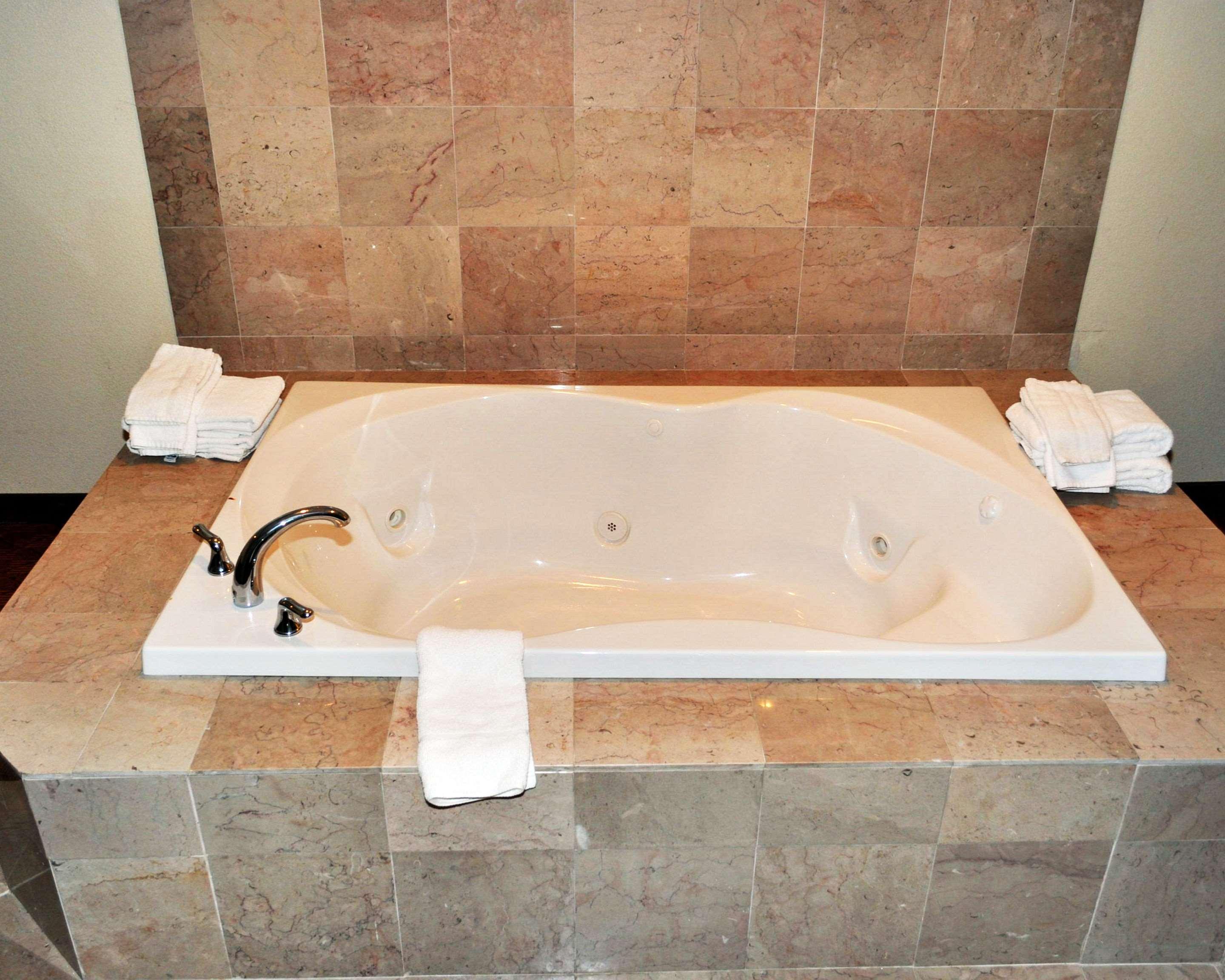 Rodeway Inn Sandston Esterno foto